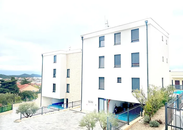 Luxury Apartment Ansi